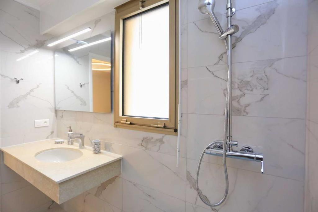Luxe Gambetta - Sea View Apartment Ница Екстериор снимка